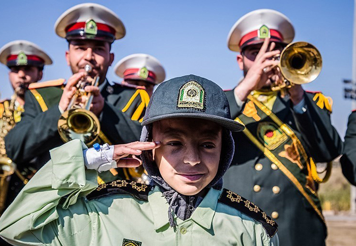 پلیس کودک سرطانی را به آرزویش رساند (تصاویر) پلیس کودک سرطانی را به آرزویش رساند (تصاویر)