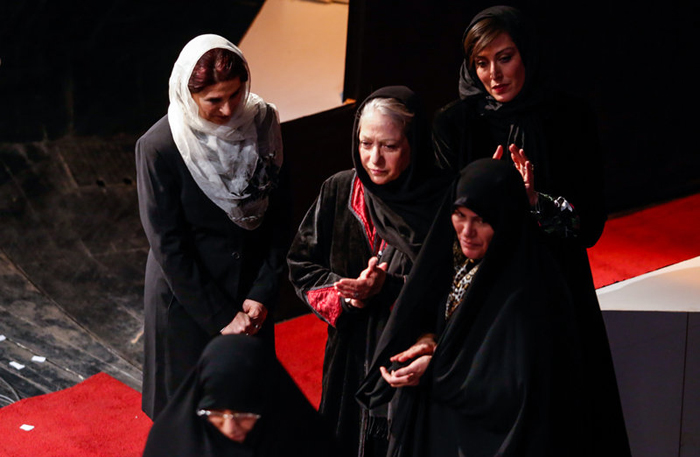 افتتاحیه جشنواره فجر با حضور ستارگان (تصاویر) افتتاحیه جشنواره فجر با حضور ستارگان (تصاویر)