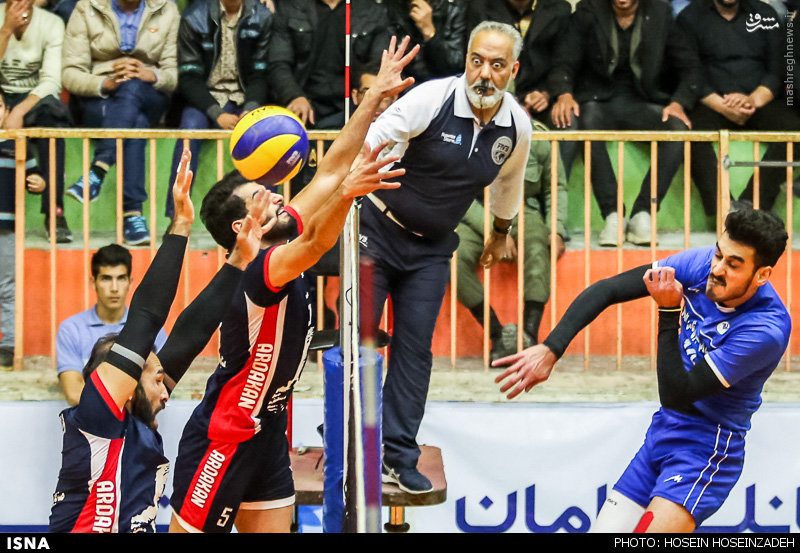 دقت عجیب داور در والیبال (عکس)