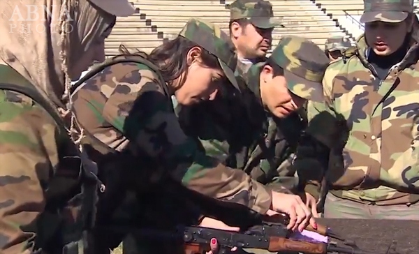 پیوستن زنان سوری داوطلب به ارتش سوریه (تصاویر) پیوستن زنان سوری داوطلب به ارتش سوریه (تصاویر)