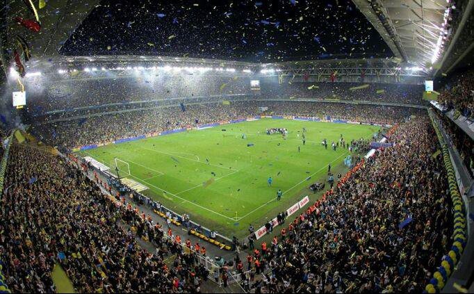 «آزادی» در میان 7 ورزشگاه ترسناک جهان (عکس) «آزادی» در میان 7 ورزشگاه ترسناک جهان (عکس)