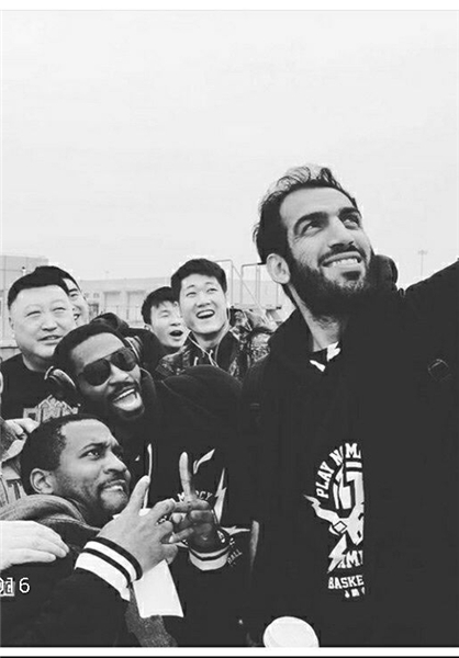 سلفی حدادی پس از برد در لیگ چین سلفی حدادی پس از برد در لیگ چین