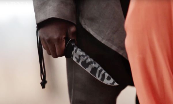 کودک سیاهپوست داعش سر برید (عکس)