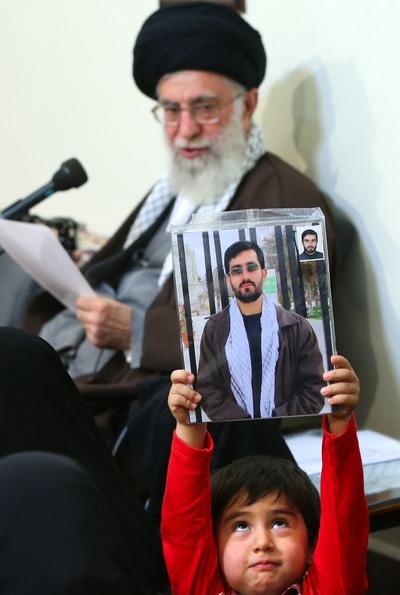 دیدار خانواده شهدای مدافعان حرم اهل بیت(ع) با رهبر انقلاب (تصاویر)