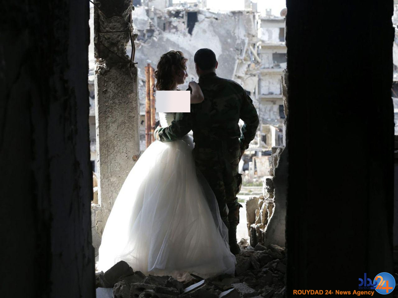 ویرانه های حمص آتلیه عکس های زوج سوری (تصاویر)