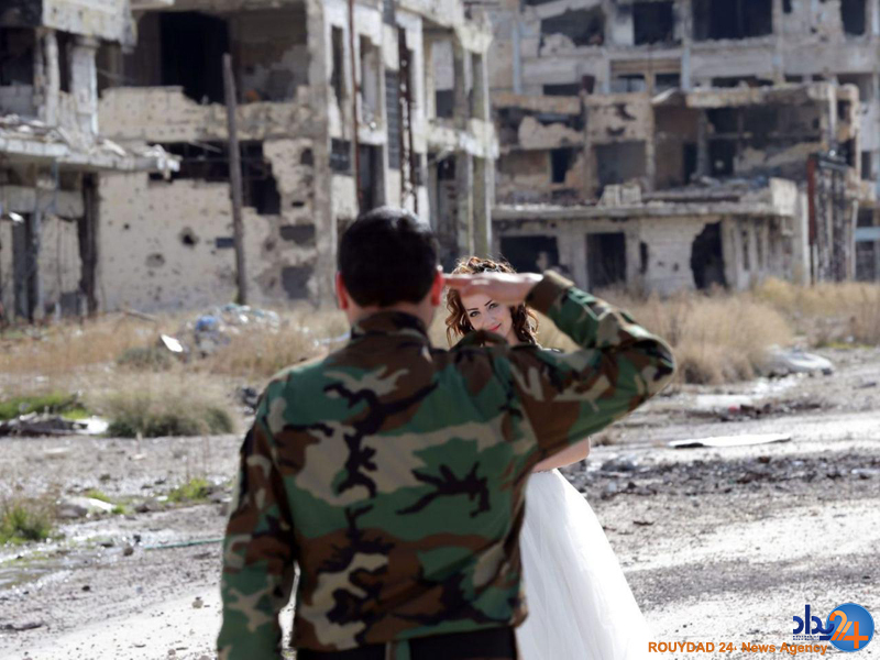 ویرانه های حمص آتلیه عکس های زوج سوری (تصاویر)