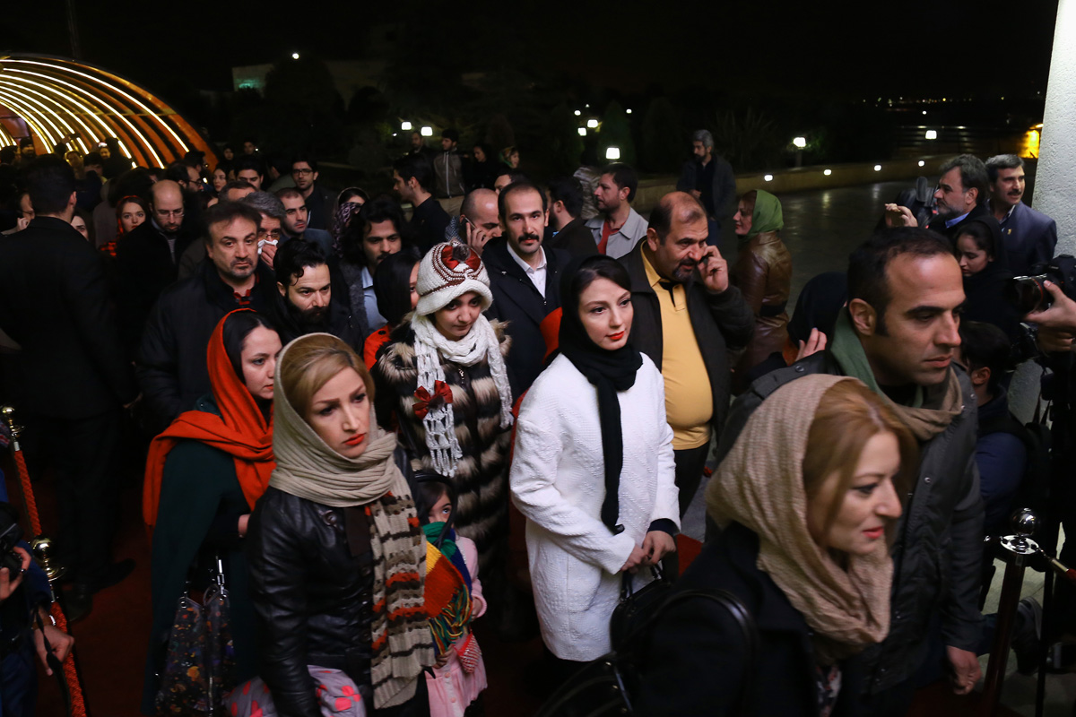 در حاشیه روز هشتم جشنواره فجر (تصاویر) در حاشیه روز هشتم جشنواره فجر (تصاویر)