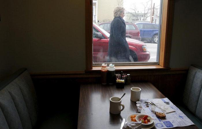 کلینتون ها در رستوران به دنبال رای (تصاویر) کلینتون ها در رستوران به دنبال رای (تصاویر)