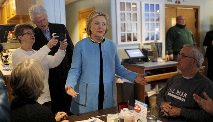 کلینتون ها در رستوران به دنبال رای (تصاویر) کلینتون ها در رستوران به دنبال رای (تصاویر)