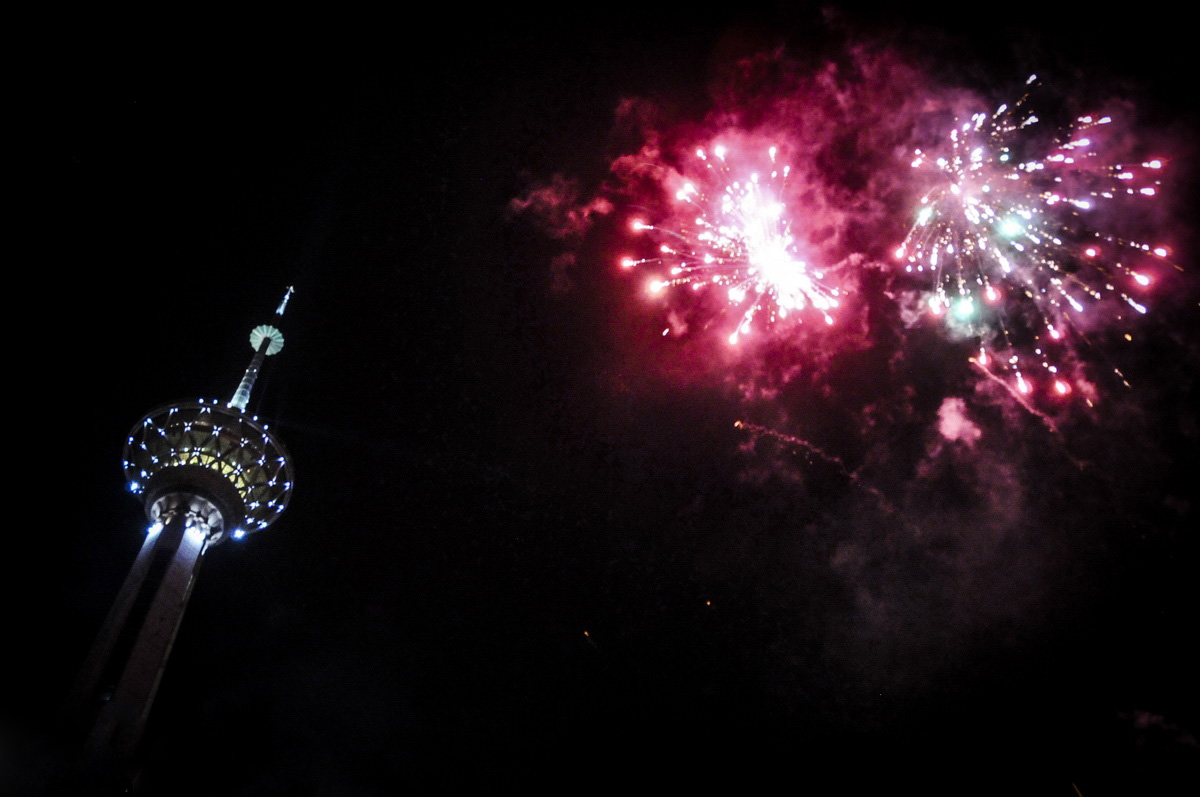 نورافشانی در برج میلاد تهران