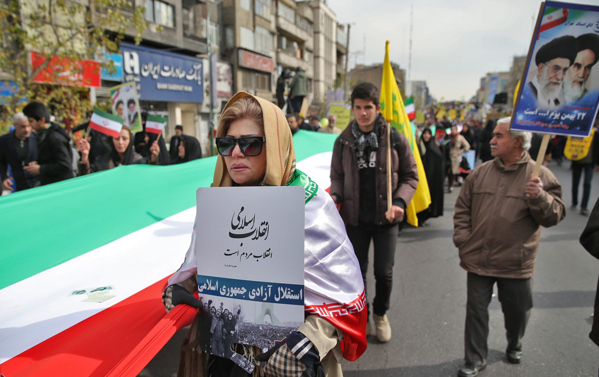 زنان ایرانی در راهپیمایی 22 بهمن