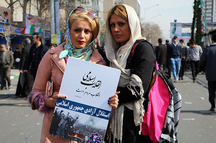 زنان ایرانی در راهپیمایی 22 بهمن