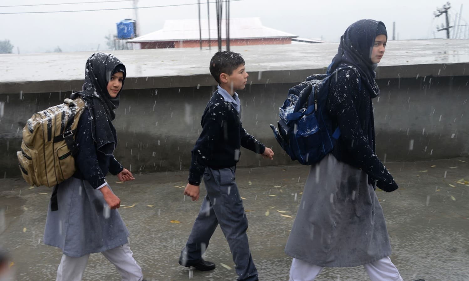 بارش برف پس از ۱۰ سال در پایتخت پاکستان (تصاویر)