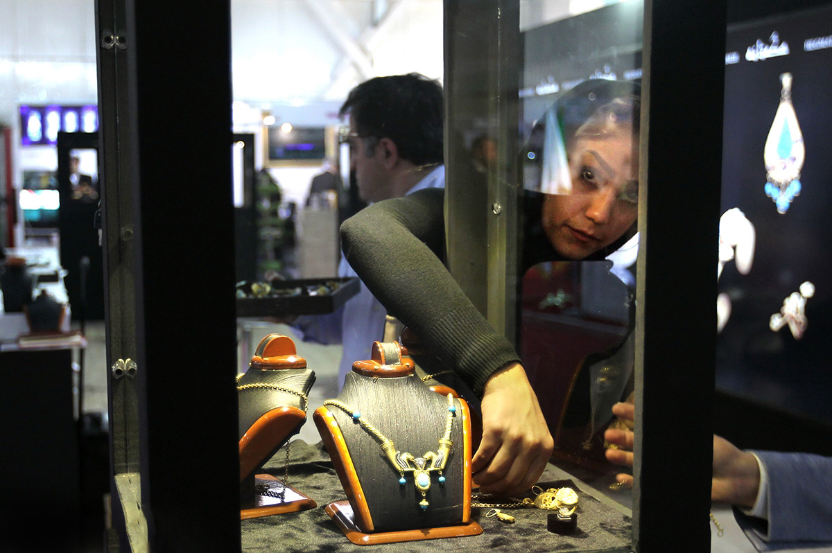 افتتاح نمایشگاه طلا، نقره، جواهر، ساعت و صنایع وابسته افتتاح نمایشگاه طلا، نقره، جواهر، ساعت و صنایع وابسته