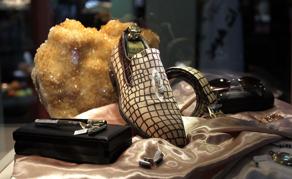 افتتاح نمایشگاه طلا، نقره، جواهر، ساعت و صنایع وابسته افتتاح نمایشگاه طلا، نقره، جواهر، ساعت و صنایع وابسته