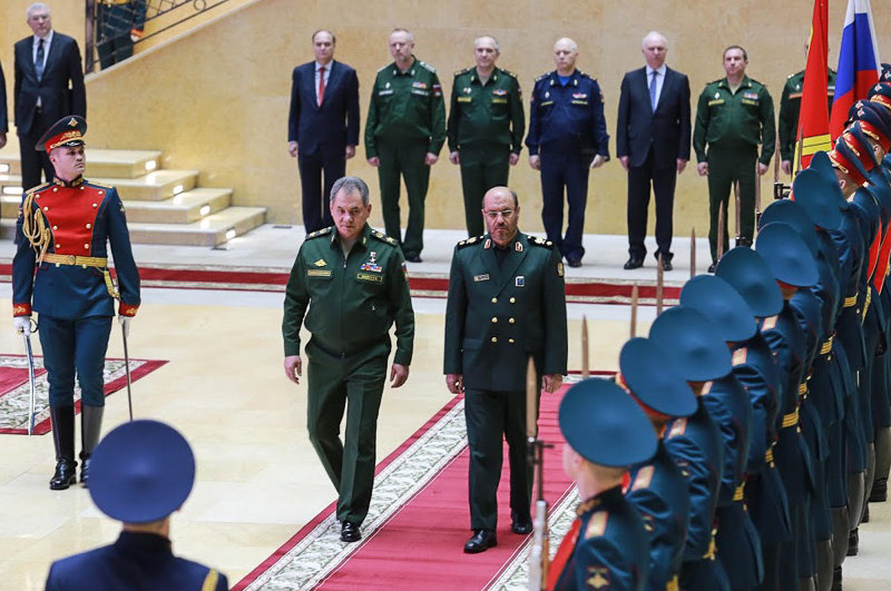 دیدار وزرای دفاع ایران و روسیه