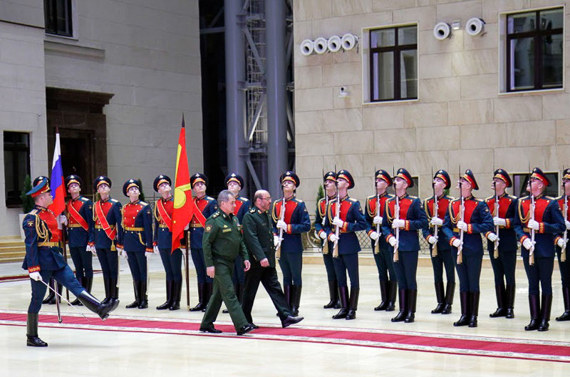 دیدار وزرای دفاع ایران و روسیه