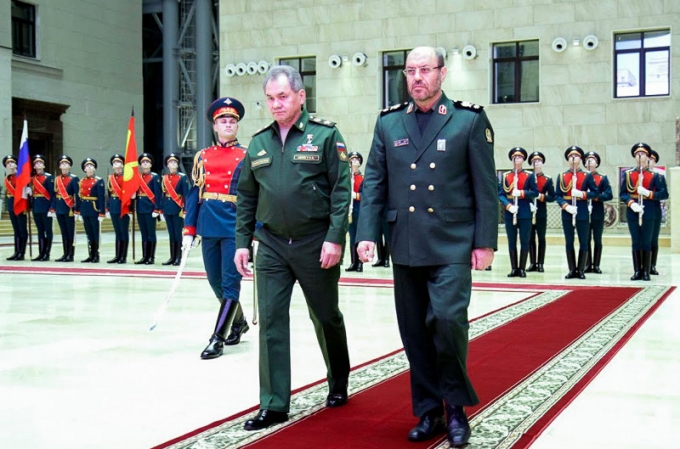 دیدار وزرای دفاع ایران و روسیه