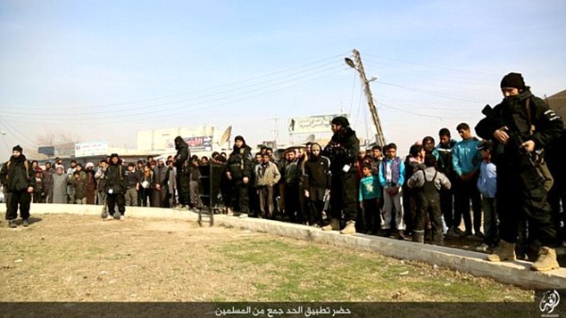 اعدام با شمشیر 90 سانتی! (تصویر) اعدام با شمشیر 90 سانتی! (تصویر)