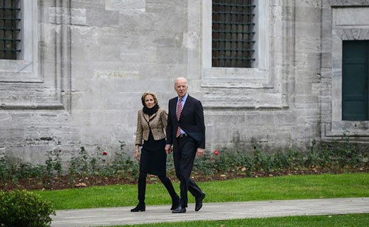 معاون اوباما و همسرش در مسجد (تصاویر) معاون اوباما و همسرش در مسجد (تصاویر)