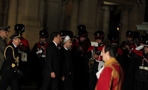 استقبال و مذاکرات دو جانبه روحانی و نخست وزیر ایتالیا (تصاویر) استقبال و مذاکرات دو جانبه روحانی و نخست وزیر ایتالیا (تصاویر)