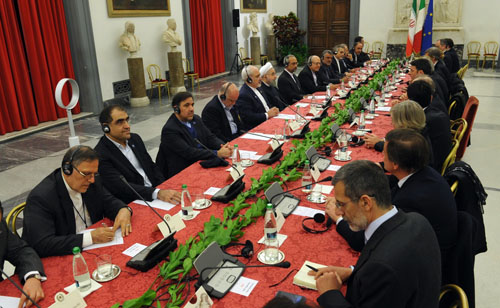 استقبال و مذاکرات دو جانبه روحانی و نخست وزیر ایتالیا (تصاویر) استقبال و مذاکرات دو جانبه روحانی و نخست وزیر ایتالیا (تصاویر)