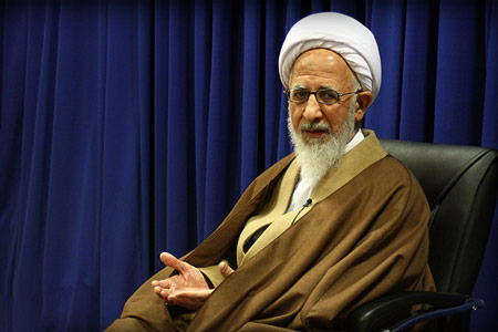 باید از آبرو گذشت تا کسب آبرو کرد