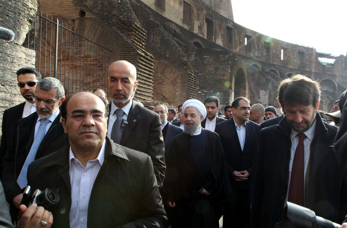 بازدید روحانی از میدان نبرد گلادیاتورها (تصاویر) بازدید روحانی از میدان نبرد گلادیاتورها (تصاویر)