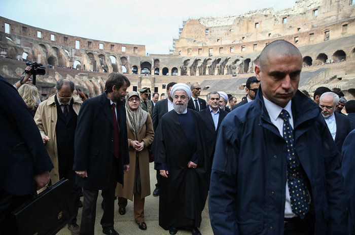 بازدید روحانی از میدان نبرد گلادیاتورها (تصاویر) بازدید روحانی از میدان نبرد گلادیاتورها (تصاویر)