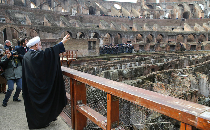 بازدید روحانی از میدان نبرد گلادیاتورها (تصاویر) بازدید روحانی از میدان نبرد گلادیاتورها (تصاویر)