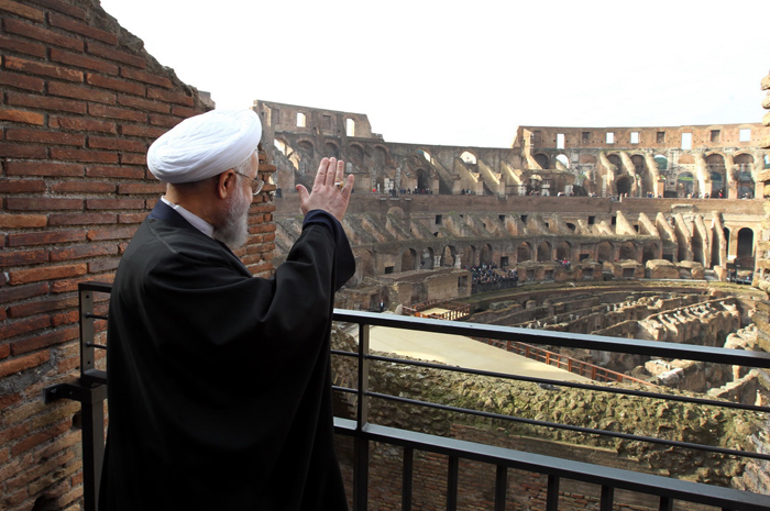 بازدید روحانی از میدان نبرد گلادیاتورها (تصاویر) بازدید روحانی از میدان نبرد گلادیاتورها (تصاویر)