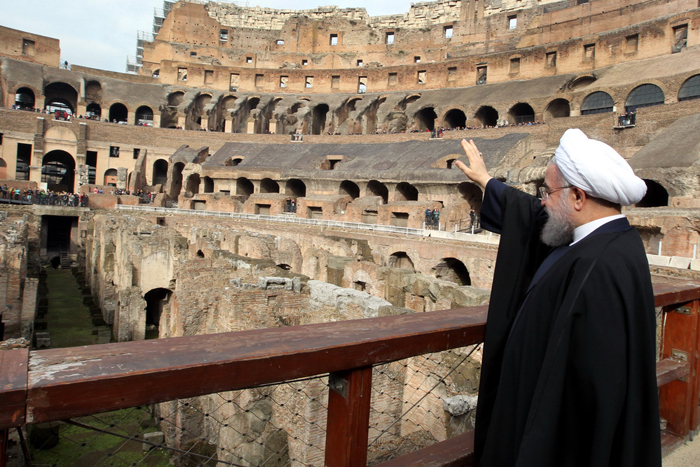 بازدید روحانی از میدان نبرد گلادیاتورها (تصاویر) بازدید روحانی از میدان نبرد گلادیاتورها (تصاویر)