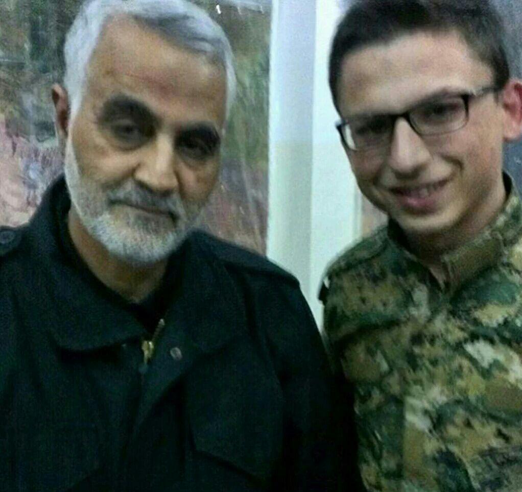 سلفی نظامی روسی با ژنرال قاسم سلیمانی (تصویر) سلفی نظامی روسی با ژنرال قاسم سلیمانی (تصویر)