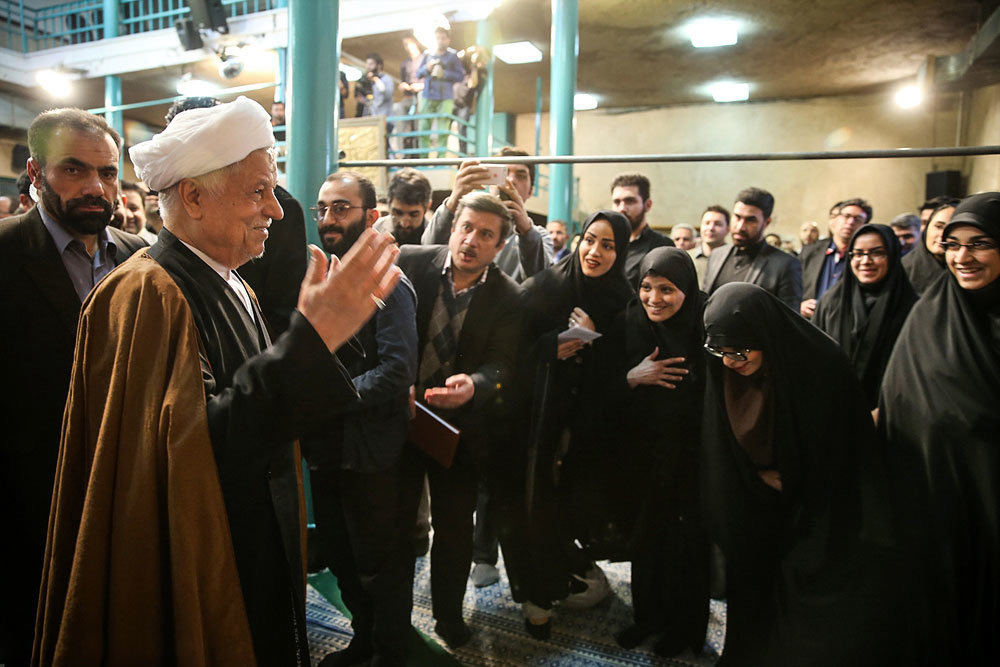 دیدار جمعی از اعضای ستادهای انتخاباتی مردمی با آیت الله هاشمی