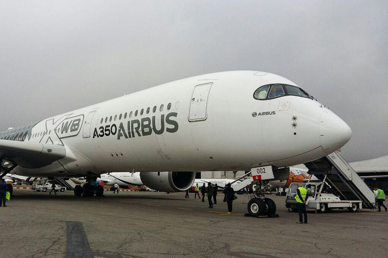 فرود اولین هواپیمای ایرباس ۳۵۰ در فرودگاه بین‌المللی مهرآباد