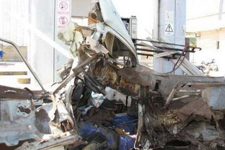 انفجار وانت‌پیکان در جایگاه CNG + تصاویر