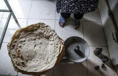 نانوایی خانمها در خمین (تصاویر) نانوایی خانمها در خمین (تصاویر)