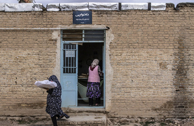 نانوایی خانمها در خمین (تصاویر) نانوایی خانمها در خمین (تصاویر)