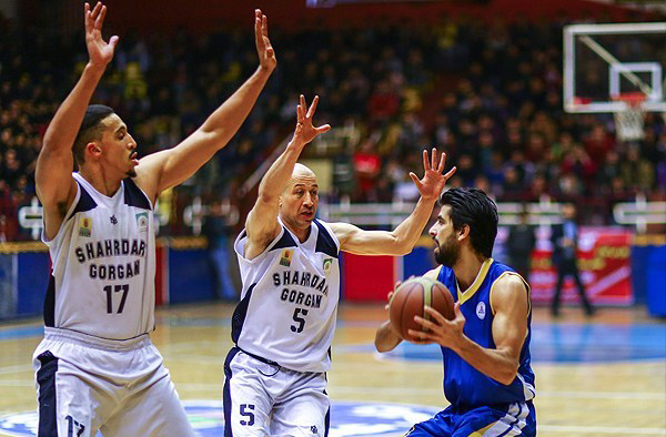 بازی نخست پلی‌آف لیگ برتر بسکتبال