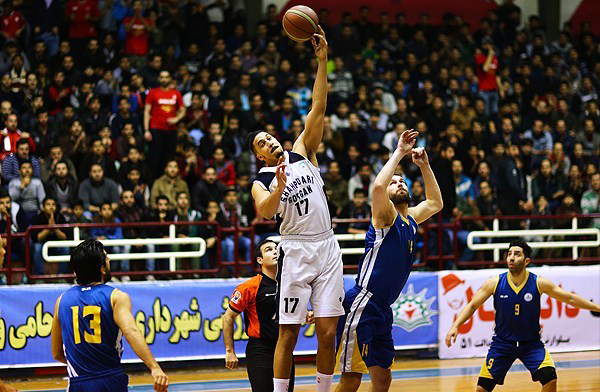 بازی نخست پلی‌آف لیگ برتر بسکتبال