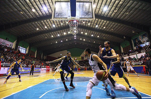 بازی نخست پلی‌آف لیگ برتر بسکتبال
