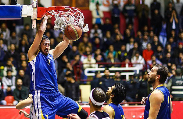 بازی نخست پلی‌آف لیگ برتر بسکتبال