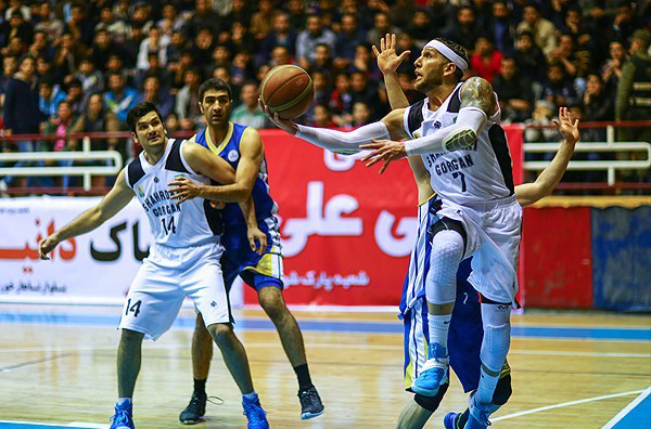 بازی نخست پلی‌آف لیگ برتر بسکتبال