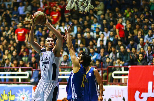 بازی نخست پلی‌آف لیگ برتر بسکتبال