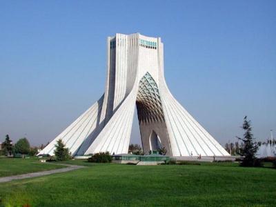 اینجا تهران است شهر مغرور بی دفاع