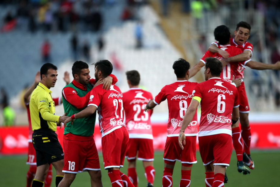 زد و خورد در دیدار پرسپولیس و تراکتور (تصاویر)