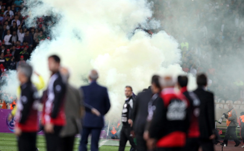 زد و خورد در دیدار پرسپولیس و تراکتور (تصاویر)