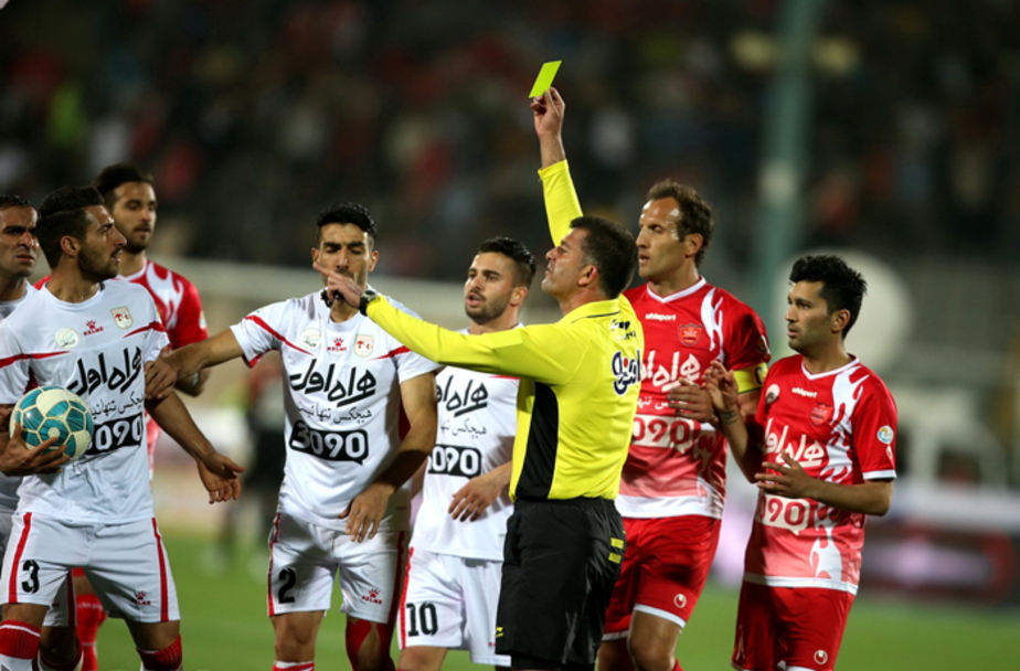 زد و خورد در دیدار پرسپولیس و تراکتور (تصاویر)