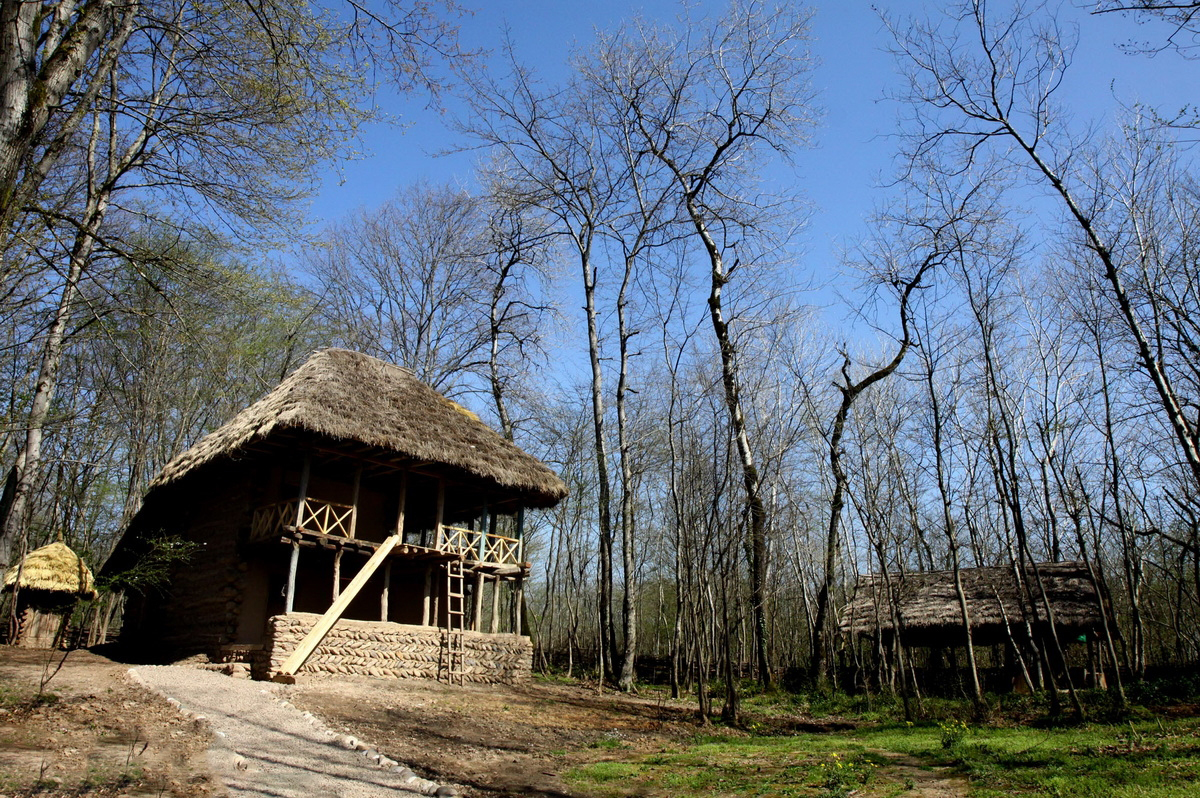 جلوه های نوروزی در خانه های روستایی جلوه های نوروزی در خانه های روستایی