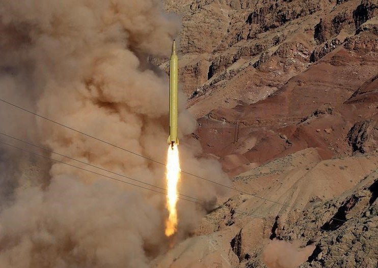 لحظه شلیک موشکهای بالستیک قدر H و F از ارتفاعات البرز (تصاویر) لحظه شلیک موشکهای بالستیک قدر H و F از ارتفاعات البرز (تصاویر)